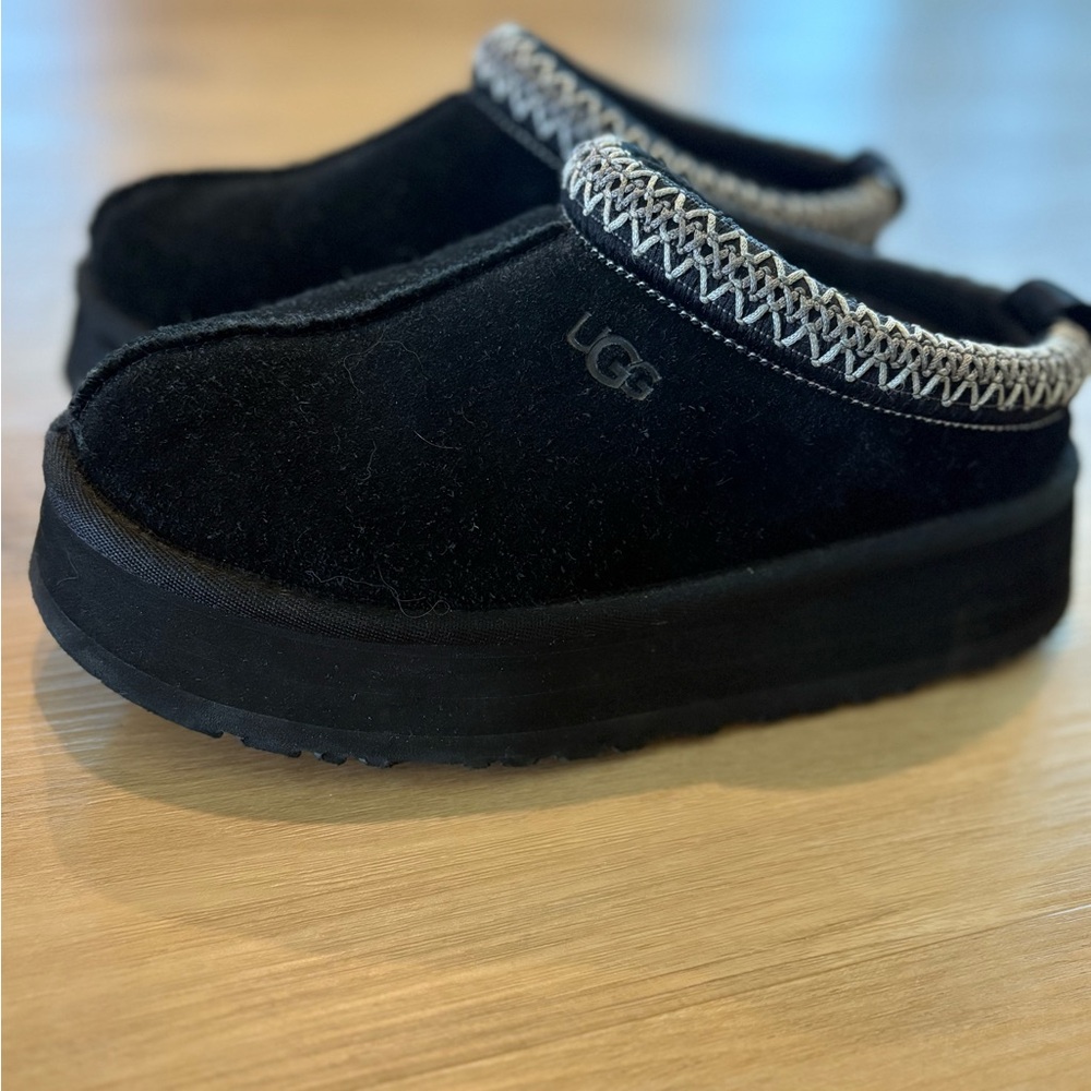 UGG Black Tazz II Platform